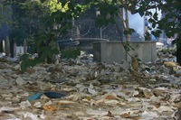 09-19-01_St_Pauls_Graveyard_with_Millenium_Hilton.JPG
